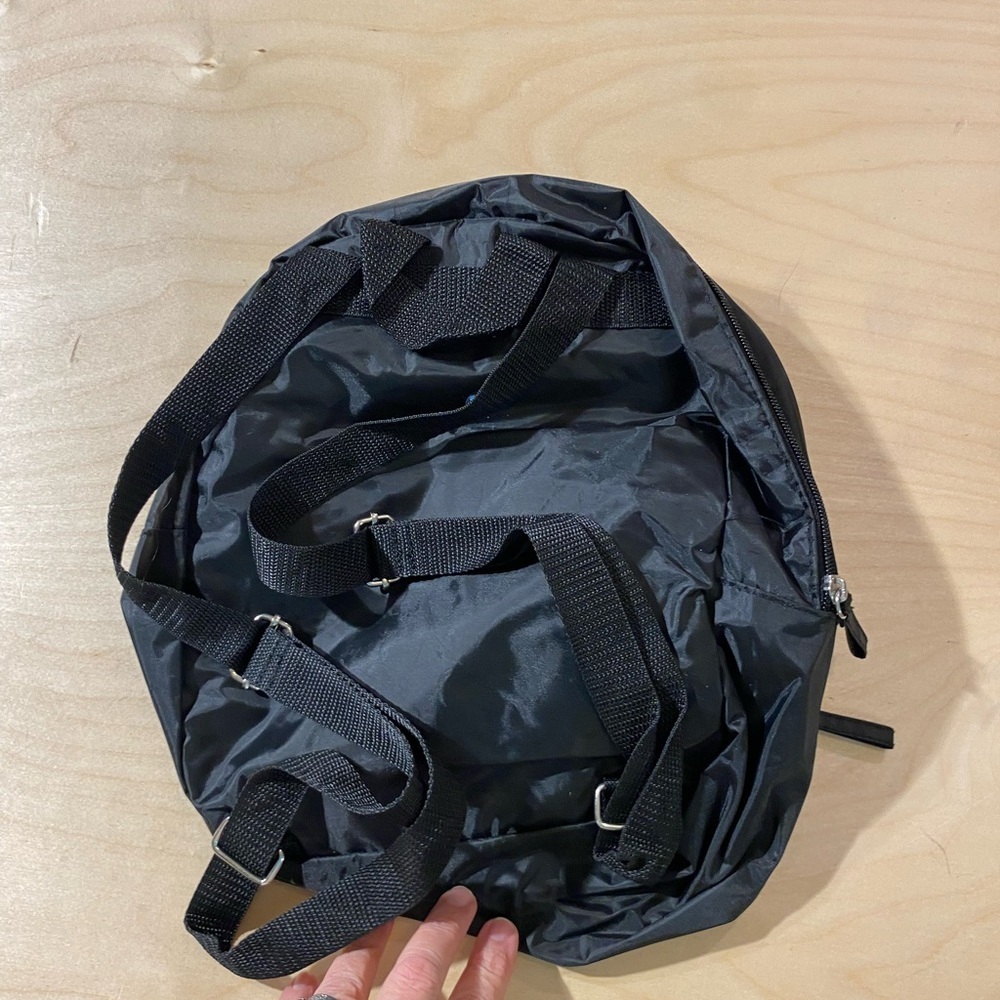 Pooh Mini Backpack (EZ) - Picture 5 of 11